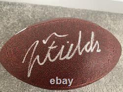 Authentique signé NFL Justin Fields football américain Beckett Chicago Bears.