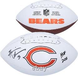 'Brian Urlacher, les Chicago Bears, signent un ballon de football avec un panneau blanc et une inscription HOF 18'