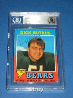 DICK BUTKUS (Chicago Bears) Signé Carte TOPPS 1971, numéro 25, Authentifié par Beckett.