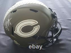 DJ Moore a signé le casque en taille réelle de camouflage des Chicago Bears. Certifié BAS.