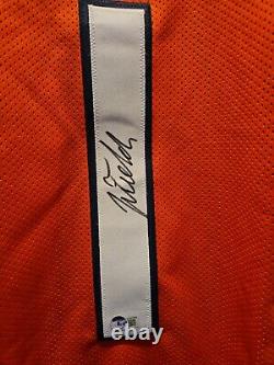 Maillot de football autographié et signé par le quarterback n°1 des Chicago Bears, JUSTIN FIELDS, certifié par BECKETT BAS.