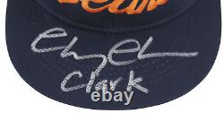 Vacances de Noël à Chevy Chase: Clark signe un bonnet des Chicago Bears, témoiné par BAS
